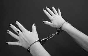 handcuffs-964522_1920