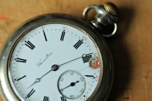 pocket-watch-1354941_1920